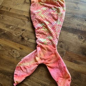 Comfy tails  mermaid tails throw 21 X 44
